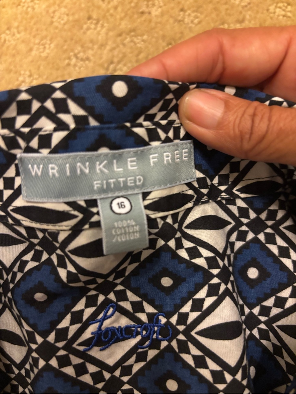 ‘Wrinkle Free’ Sz 16 100% cotton Fitted Blouse in Blue and Black Geometric Print